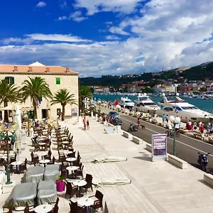 Palace Appartamento Rab Town